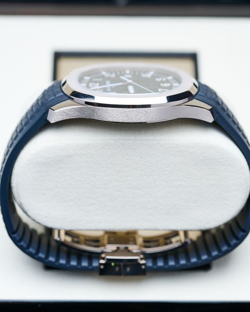 Patek Philippe Aquanaut 5168G-001 Image 6